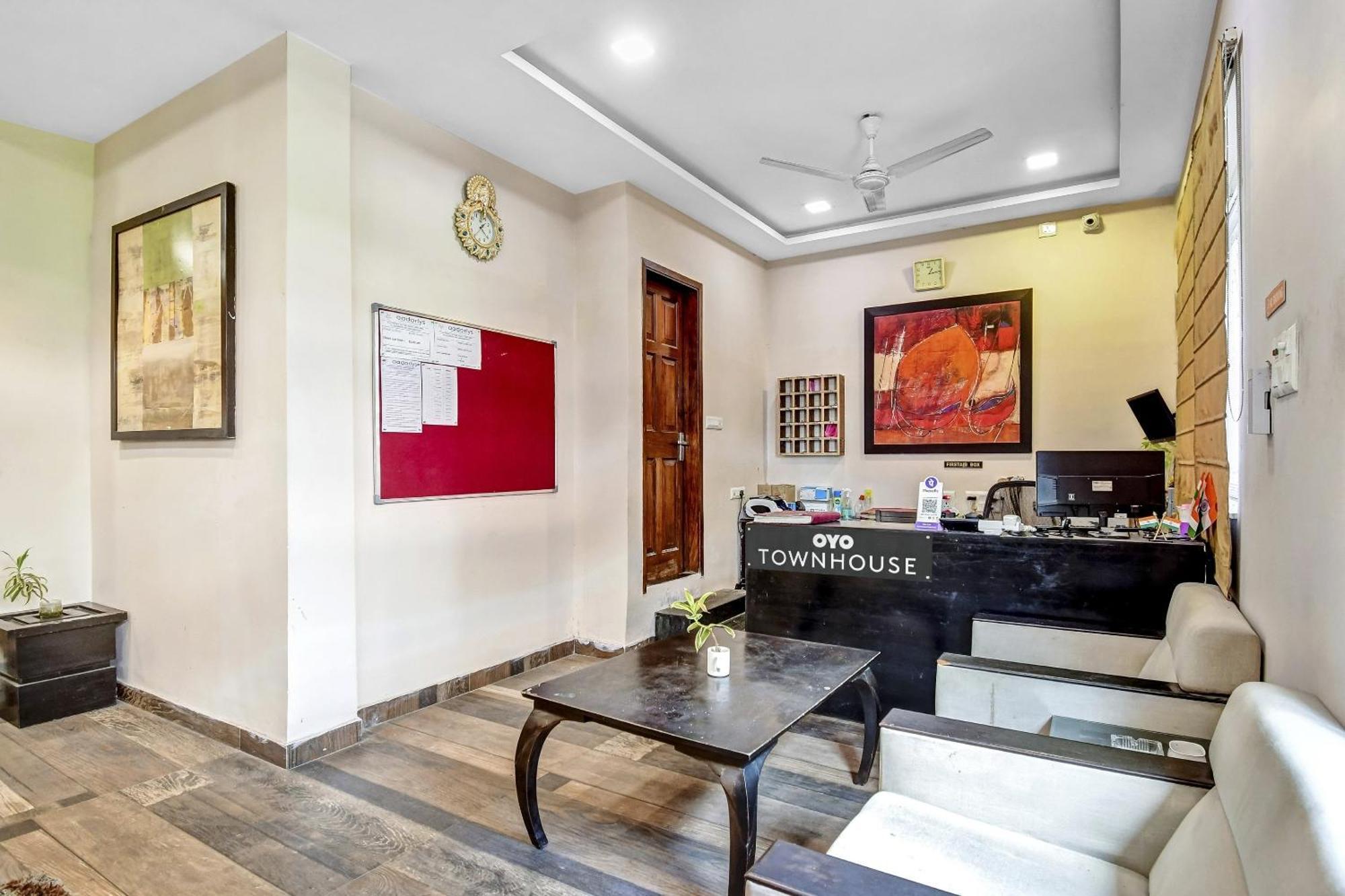 Super Townhouse All In One Калькутта Экстерьер фото