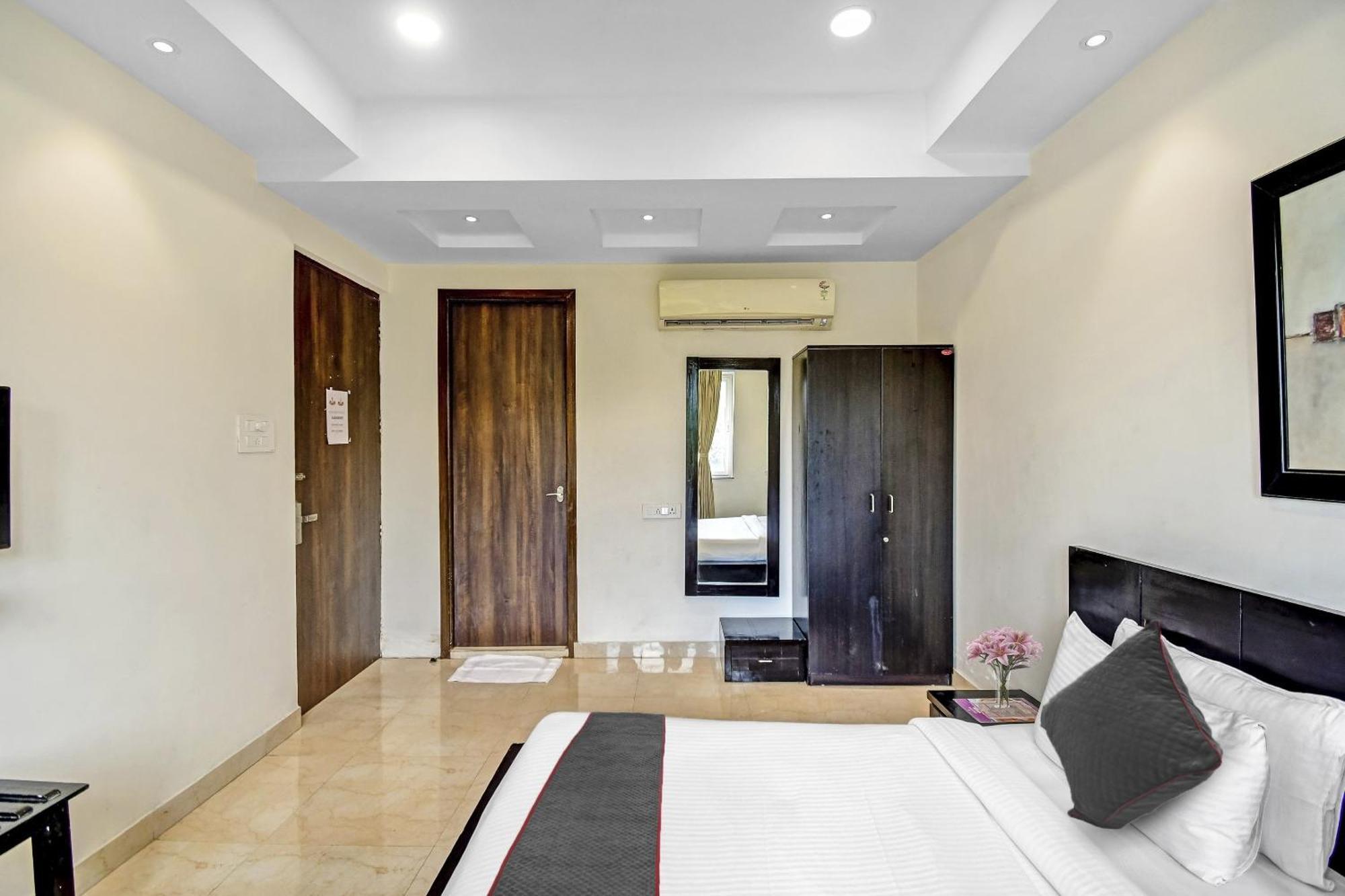 Super Townhouse All In One Калькутта Экстерьер фото